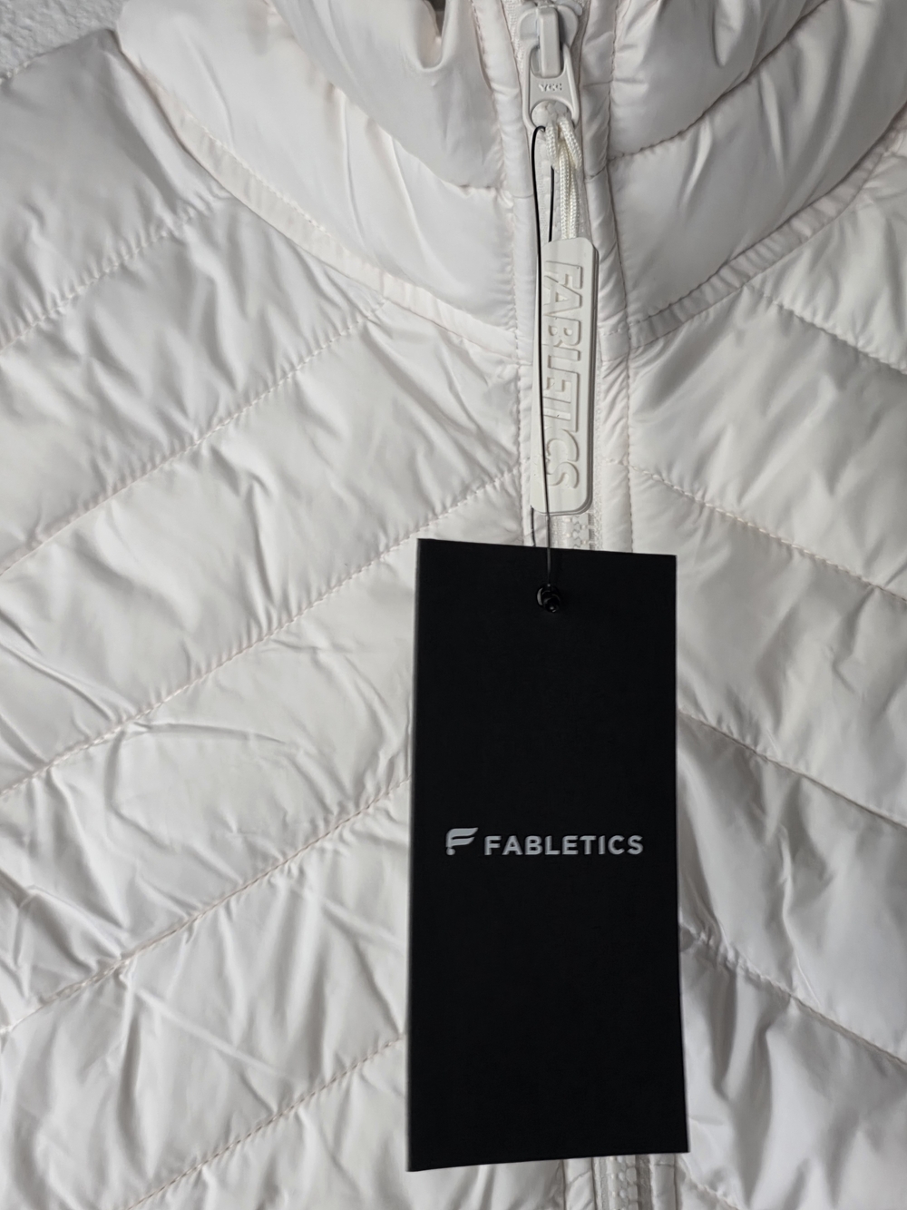 NWT Fabletics White Quilted Puffer Vest Zip Front Size M - Picture 8 of 8